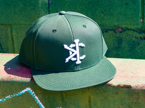 Siganture Snap-back in Forest Green