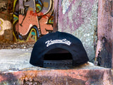 Signature Snap-back in Black